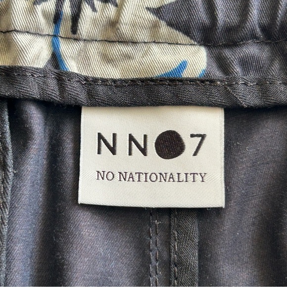 NN07 No Nationality Seb Shorts Mens 36 Blue Floral Beach Drawstring Pockets B61 - Picture 4 of 7